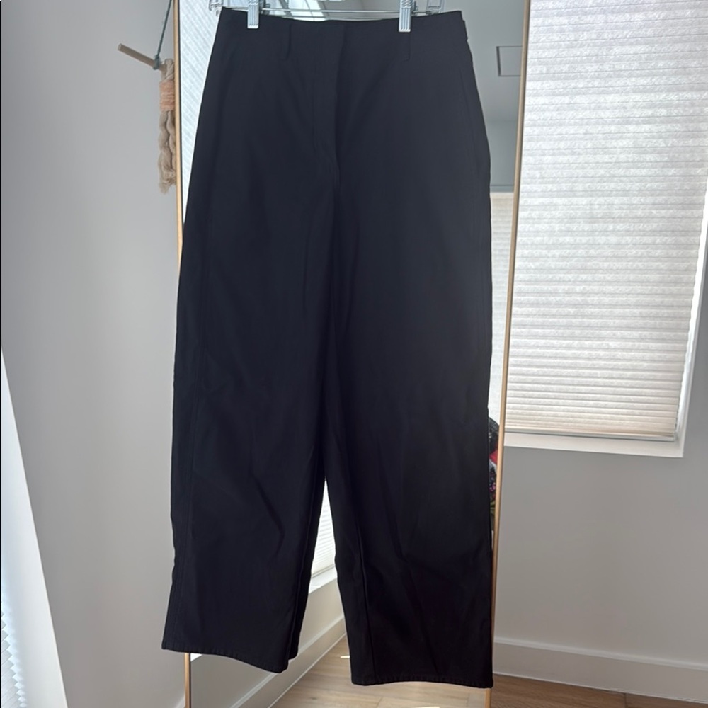 EUC Aritzia Wilfred Free Black High-Rise Trousers